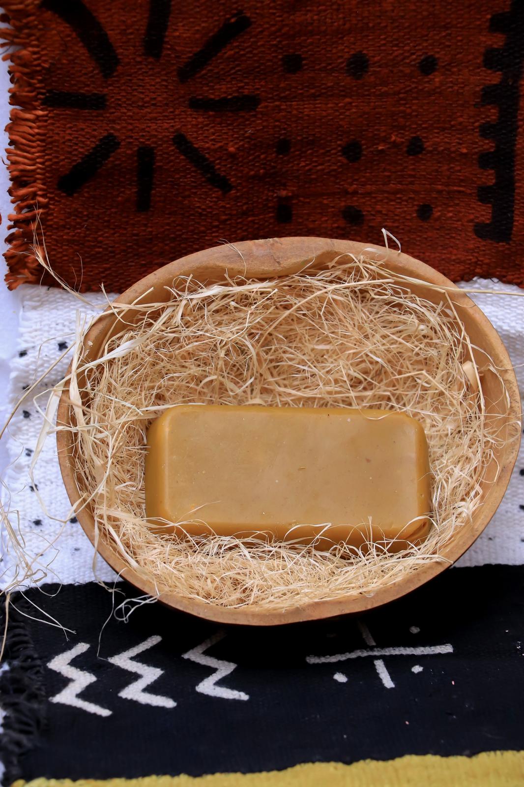 Dame-nature-savon-au-curcuma